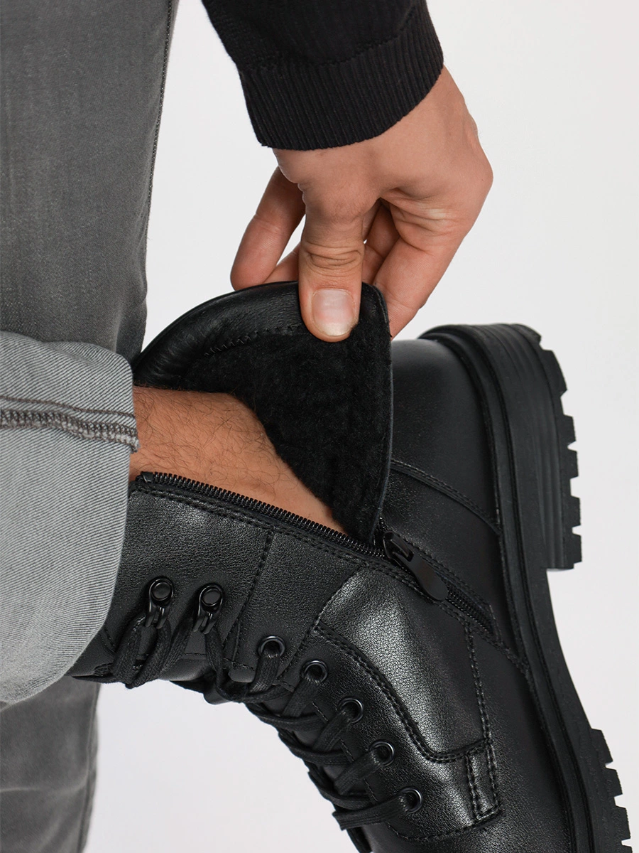 Ботинки чёрного цвета со шнуровкой и молнией
